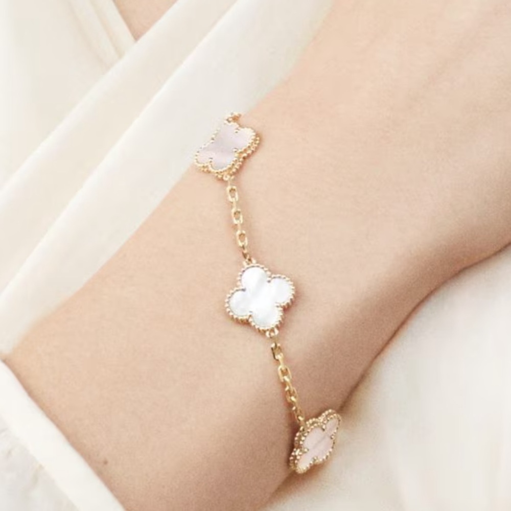 Van Cleef Vintage Alhambra bracelet, 5 motifs 18K yellow gold Mother of Pearl